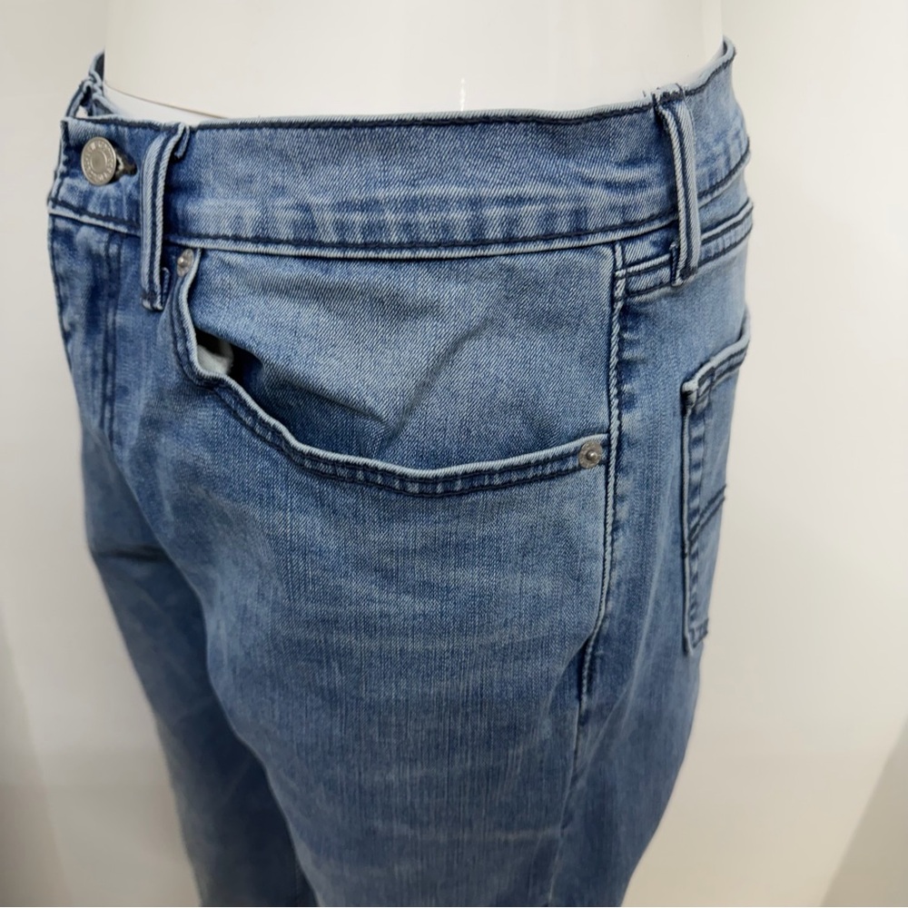 Levis 505 34 x 32 Classic Straight Leg Fit Medium Wash - Picture 5 of 15